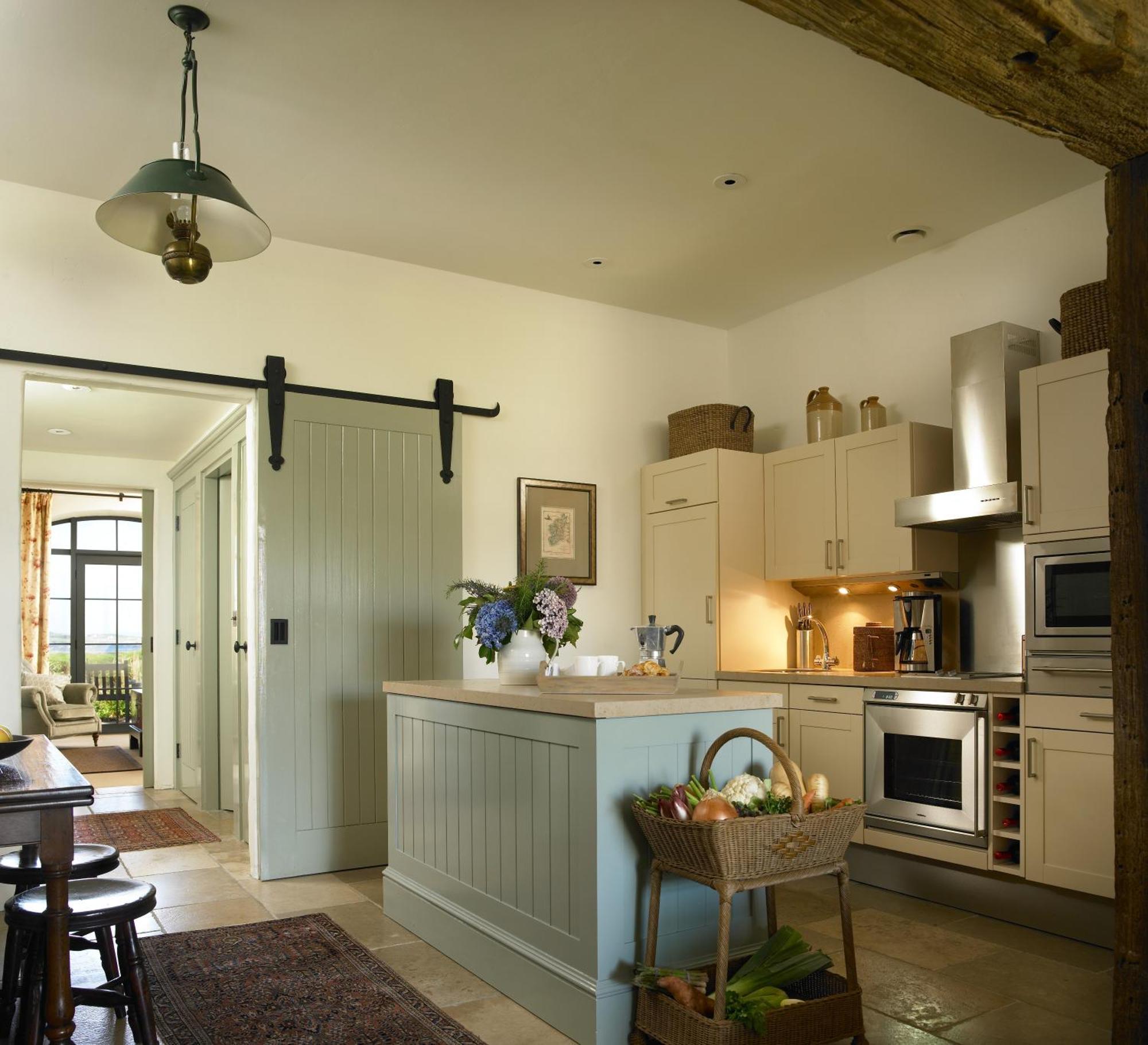 Premier One-Bedroom Suite - Courtyard